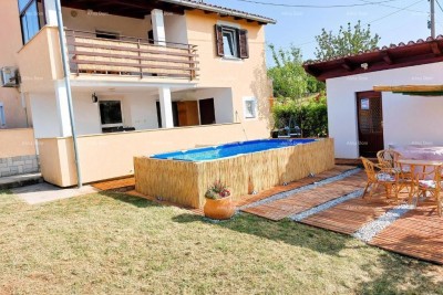 Prodaje se kuća, 170 m2, Karojba