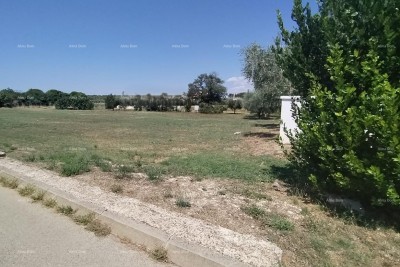 Prodaja - Građevinsko zemljište na vrhunskoj lokaciji – Pomer, 300 m od mora