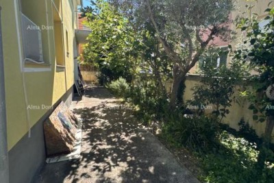 Fažana – Haus mit 3 Wohneinheiten, 200 m vom Meer entfernt