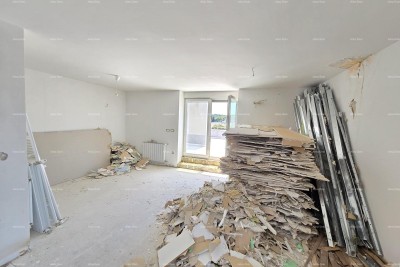 PULA – Wohnung im Zentrum mit zwei Garagen und großer Terrasse