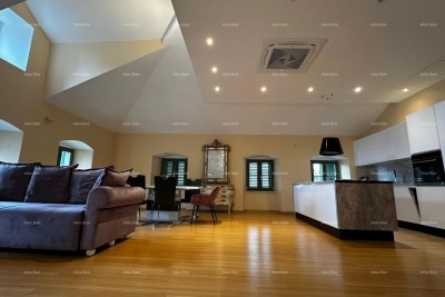Luxuriöse zweistöckige Wohnung im Zentrum von Opatija, 185 m2