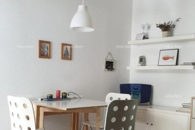 Apartman u prizemlju s terasom – Mareda, 300 m od plaže