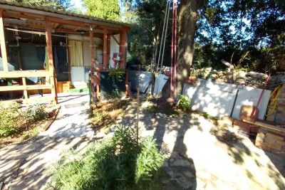 MEDULIN – AUTENTIČNA ISTARSKA KUĆA (KAŽUN) SA VRTOM, 600 M OD MORA