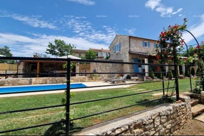 Renovirana istarska kamena kuća s bazenom