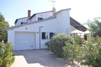 Prekrasna kuća sa bazenom! POREČ