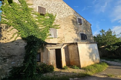 Istarska kamena kuća za renovaciju