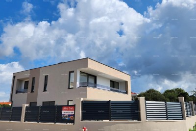Banjole. Volme. Verkauf eines neuen freistehenden Hauses in ausgezeichneter Lage, Nähe zur Marina!