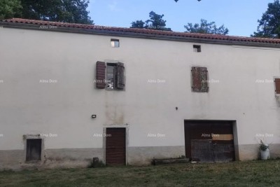 Veliko posestvo z dvema kamnitima hišama – Šumber