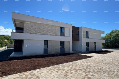 Verkauf - Wohnung in Neubau mit zwei Parkplätzen, Rovinjsko selo!