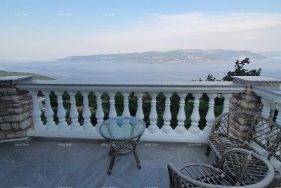 Apartmanska kuća s pogledom na more