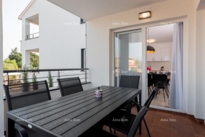 PEROJ – LIJEPO UREĐEN APARTMAN SA ZAJEDNIČKIM BAZENOM