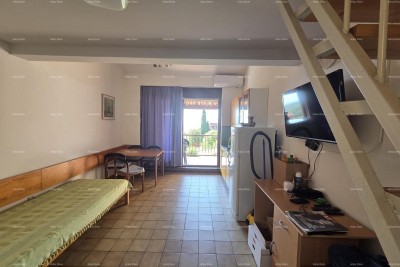 Duga Uvala, Wohnung 41,35 m² mit Galerie, 300 m vom Meer entfernt