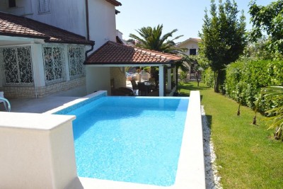 HAUS IN PJEŠČANA NUR 100 M VOM MEER !!