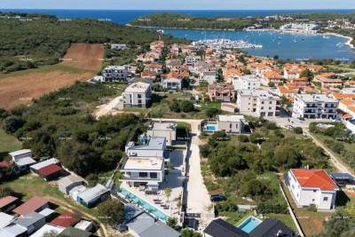 Savršena obiteljska kuća s bazenom u Banjolama - Volmama, , blizu plaže i prirode