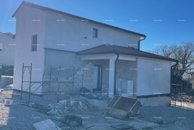 Prodaje se kuća s bazenom i pogledom na more – mirno selo Raša