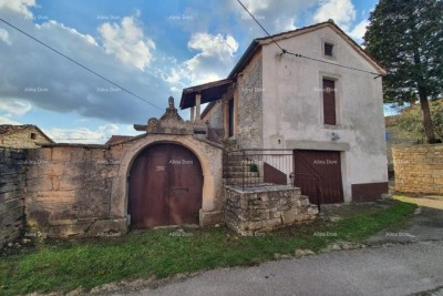 Prodajajo se dve stari kamniti hiši, v bližini mesta Poreč.