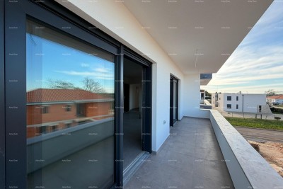 Prodaja stana u novogradnji s pogledom na more, Umag,