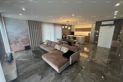 NOVIGRAD, LUXURIÖSER PENTHOUSE MIT PANORAMABLICK AUF DAS MEER