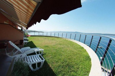 CRIKVENICA. HOTEL NA SAMOJ OBALI MORA!!