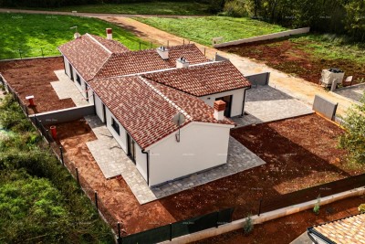 BARBAN, KOŽLJANI - Novogradnja / Dupleks, lijevi dio. Ekolloško mjesto