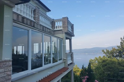 Apartmenthaus mit Meerblick