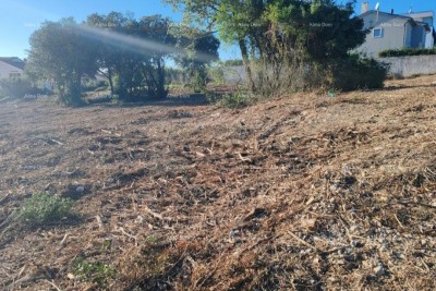Veli Vrh, Pula, Građevinsko zemljište površine 681 m²