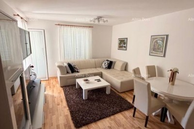 EINRICHTUNG UND VOLL MÖBLIERTE WOHNUNG MIT GERÄUMIGEM BALKON – VRSAR