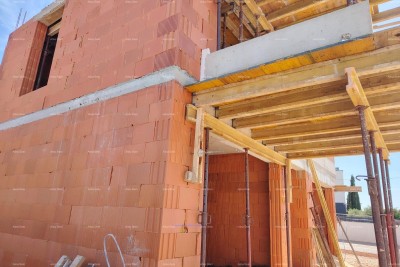 Zweizimmerwohnung im Bau, Umgebung von Pula
