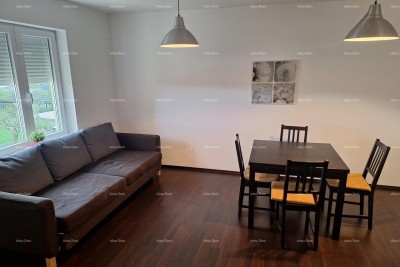 Prodaja-Lijepo uređeni, opremljen stan u mirnom naselju blizu mora, Umag!
