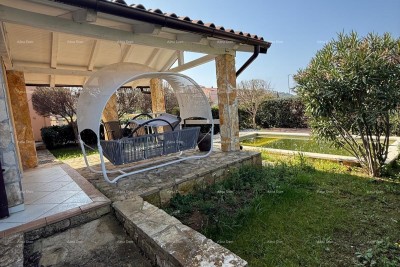 Prodaja - kuća s bazenom u blizini mora, Volme, Banjole!