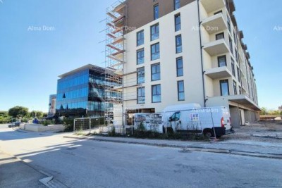 Pula, Kaštanjer. Višestambena, moderna zgrada s liftom, blizu centra.