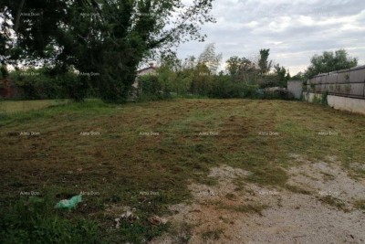 Marčana, Grundstück mit Nebengebäude, 2 km vom Meer entfernt