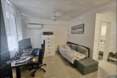 Pula – namještena garsonjera u novogradnji, 28 m²