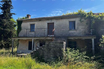 Prodaja kuće sa  stajom i zemljištem u blizini Barbana!
