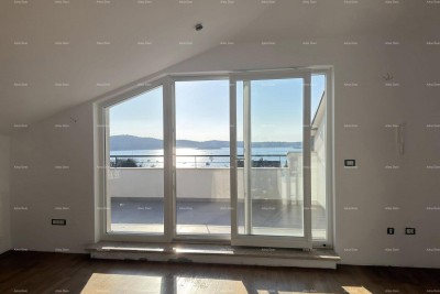 MEDULIN – penthouse s otvorenim pogledom na more, 150 m od obale