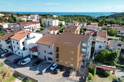 Prodaja velikog stambenog objekta, sa odvojenim stanovima na odličnoj lokaciji, Rovinj! Stan s1