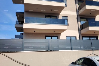 Jednosoban stan B3 na 3. katu s KROVNOM TERASOM, Vabriga!