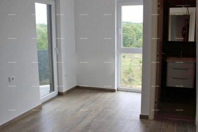 Luxuriöse Fünf-Zimmer-Wohnung zu verkaufen – 150 m², oberstes Stockwerk des Gebäudes, Neubau