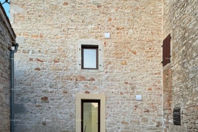 POREČ, Renoviertes Steinhaus mit Meerblick