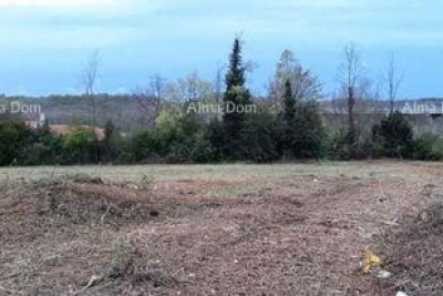 Građevinska parcela v neposredni bližini centra - Brtonigla!