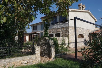 Haus mit Restaurant in der Nähe von Ližnjan - Hervorragende Investition!