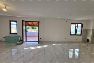 Poreč – Wohnung im Obergeschoss mit Garten