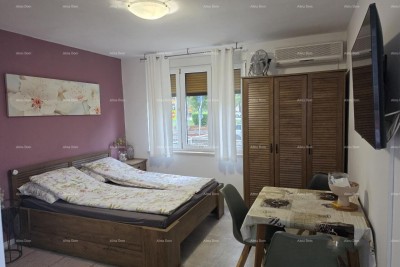 Umag, garsonjera 150 metara od mora