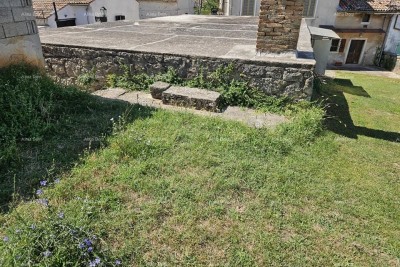 Prodaje se  kuća u izgradnji, 70 m2 blizu Vrsara