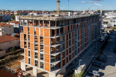Pula,  Višestambena, moderna zgrada s liftom, u neposrednoj blizini trgovačkog centra- City Mall.