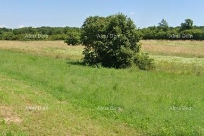 Krnica – Građevinsko zemljište 889 m² s projektom i dodatnim poljoprivrednim zemljištem 2.716 m²
