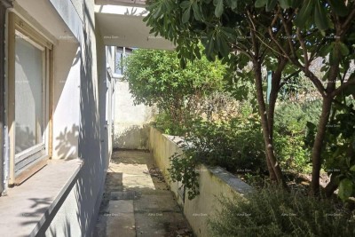 Kaštanjer – Haus mit zwei separaten Wohnungen, Garage und Garten von 250 m2 - Verkauf!