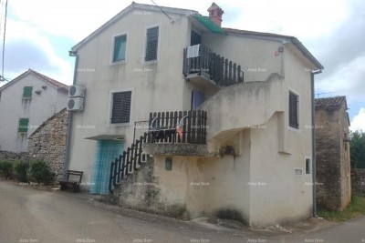 OKOLICA POREČA - Hiša s 3 etažami in ločenimi vhodi, idealna za turizem ali večjo družino