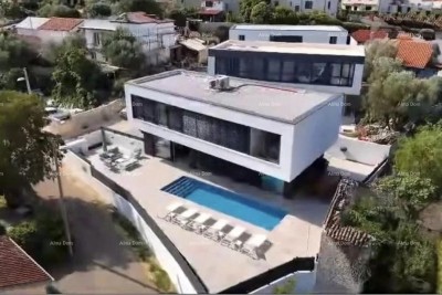 Luksuzna dizajnerska vila s bazenom – okolica Rovinja