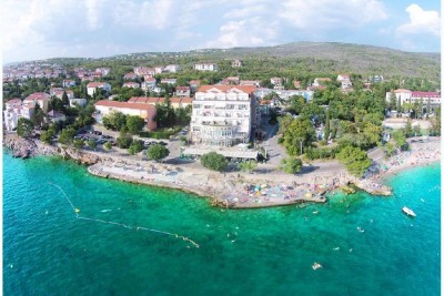 CRIKVENICA. HOTEL NA SAMOJ OBALI MORA!!